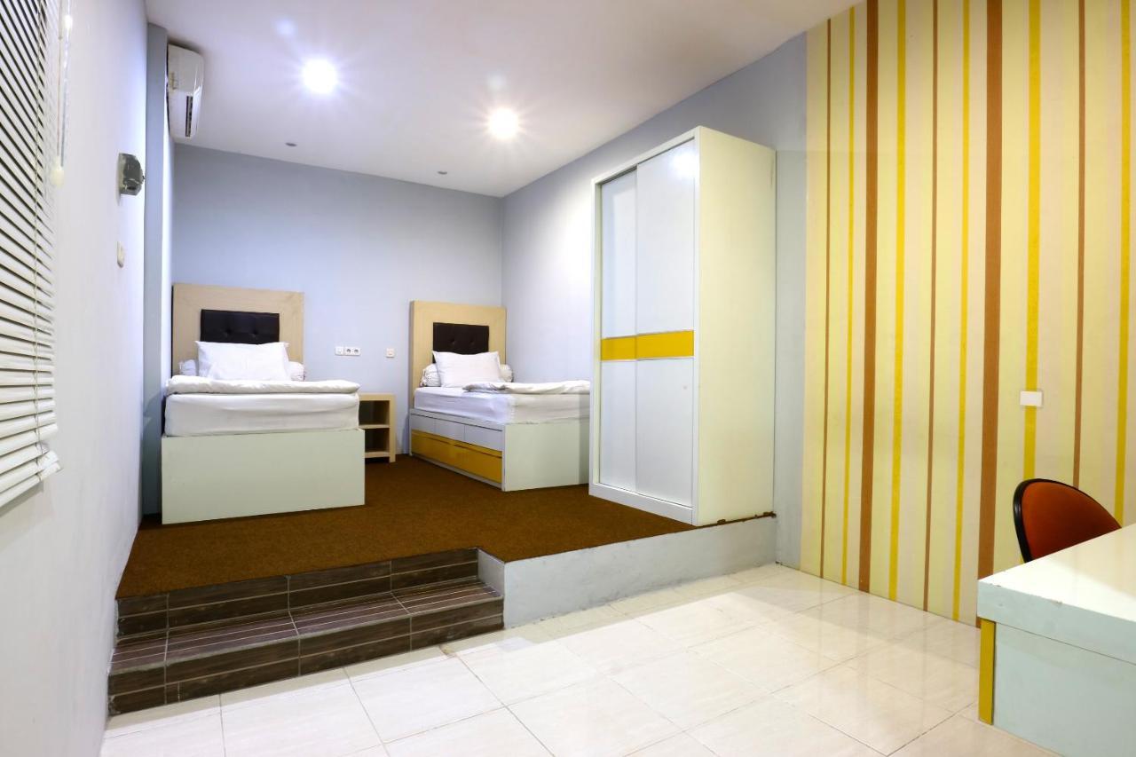 Hotel Oranje Gasthuis Surabaya Exterior foto