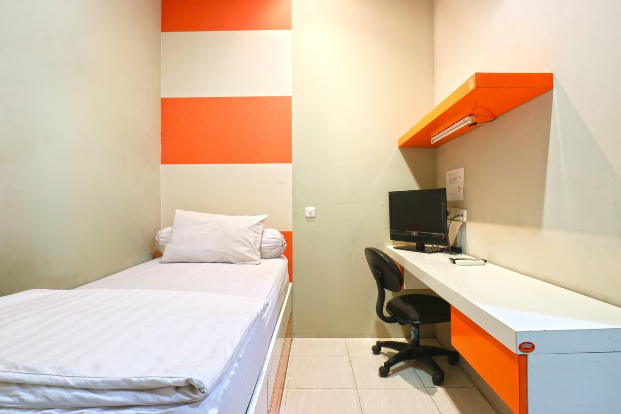 Hotel Oranje Gasthuis Surabaya Exterior foto